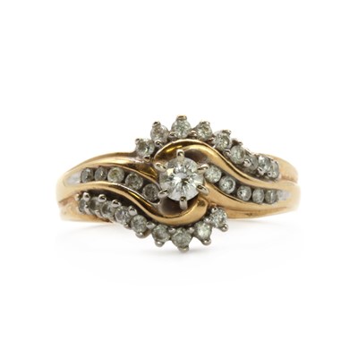 Lot 59 - A 14ct gold diamond ring