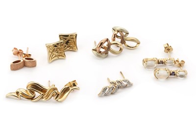 Lot 309 - A collection of gold stud earrings