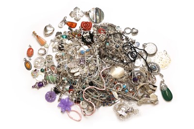 Lot 337 - A large collection of silver jewellery