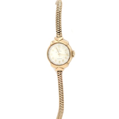 Lot 400 - A ladies' 9ct gold Cyma mechanical bracelet watch