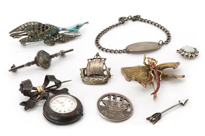 Lot 247 - A collection of jewellery