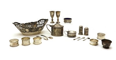 Lot 21 - A quantity of silver items