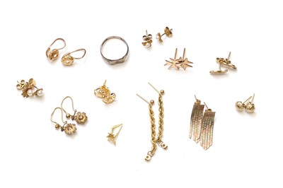Lot 320 - A collection of gold jewellery