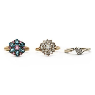 Lot 218 - Three 9ct gold rings