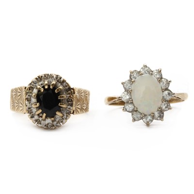 Lot 211 - Two 9ct gold rings