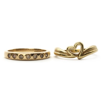 Lot 73 - Two 9ct gold rings