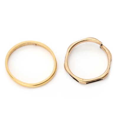 Lot 252 - Two gold rings