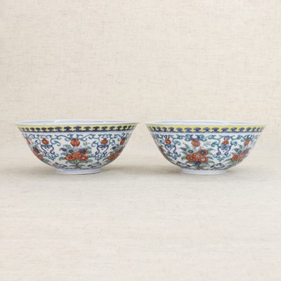 Lot 103 - A pair of Chinese doucai bowls