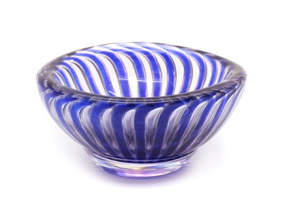 Lot 214 - An Orrefors Ariel glass bowl