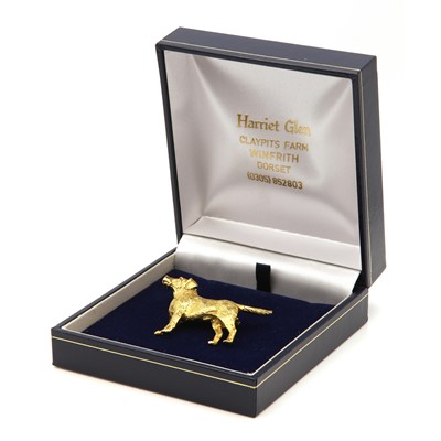 Lot 209 - An 18ct gold dog brooch, by Harriet Glen