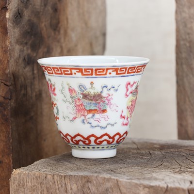 Lot 78 - A Chinese famille rose teacup