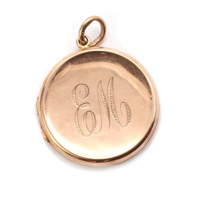 Lot 24 - An Edwardian 9ct gold locket