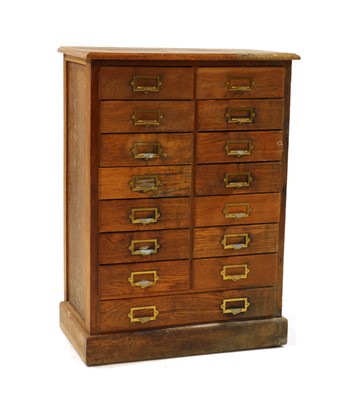 Lot 493 - An oak grocer's chest