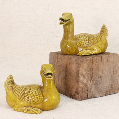 Lot 298 - A pair of Chinese porcelain ducks