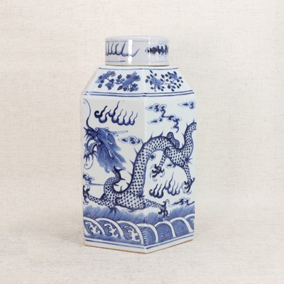 Lot 244 - A large Chinese blue and white tea caddy