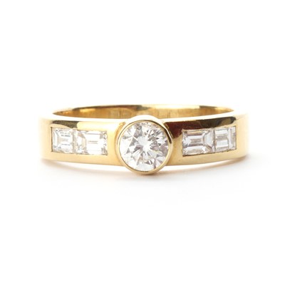 Lot 1124 - An 18ct gold diamond ring