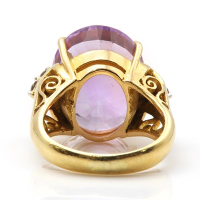 Lot 218 - A single stone amethyst ring