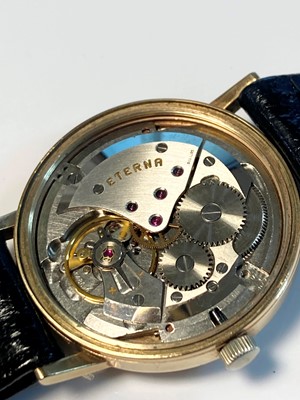 Lot 1440 - A gentlemen's 9ct gold Eterna mechanical strap watch