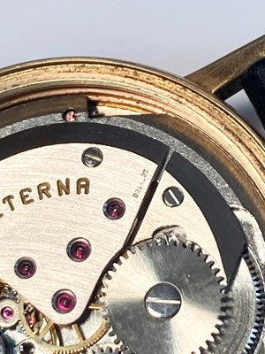 Lot 1440 - A gentlemen's 9ct gold Eterna mechanical strap watch