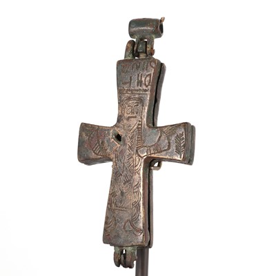 Lot 178 - A double-sided reliquary cross