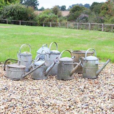 Lot 318 - A group of galvanised garden items