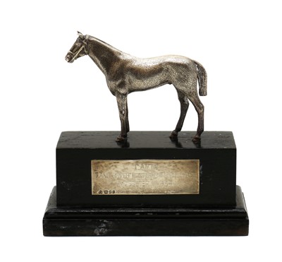 Lot 17 - A silver trophy of racing horse interest