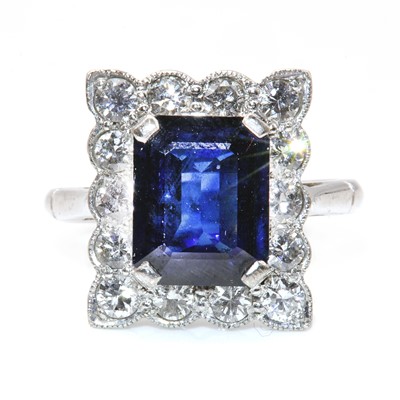 Lot 269 - A sapphire and diamond rectangular cluster ring