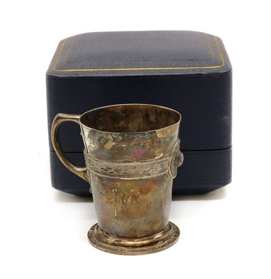 Lot 8 - A cased silver christening mug