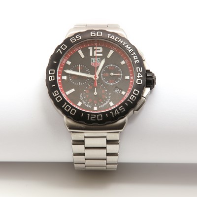 Lot 467 - A gentlemen's stainless steel Tag Heuer 'Formula 1' quartz bracelet watch