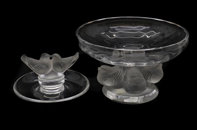 Lot 208 - A Lalique glass 'Nogent' bowl