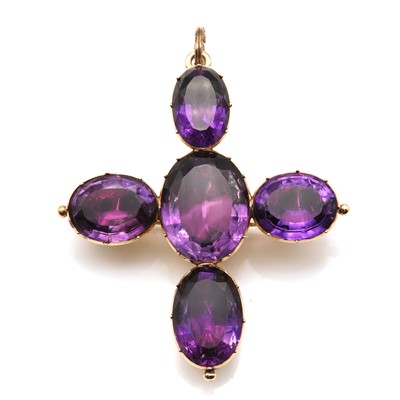 Lot 5 - A Georgian graduated amethyst cruciform brooch/pendant