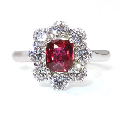 Lot 413 - An unheated ruby and diamond cluster ring