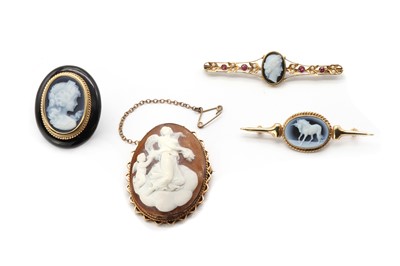 Lot 200 - Four cameo brooches