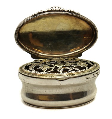Lot 18 - A Swiss silver vinaigrette