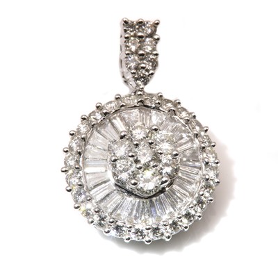 Lot 289 - A white gold diamond cluster pendant