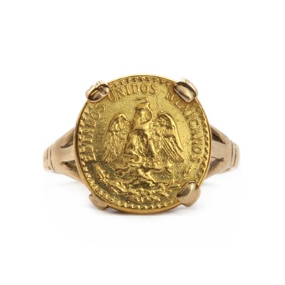 Lot 309 - A gold coin ring