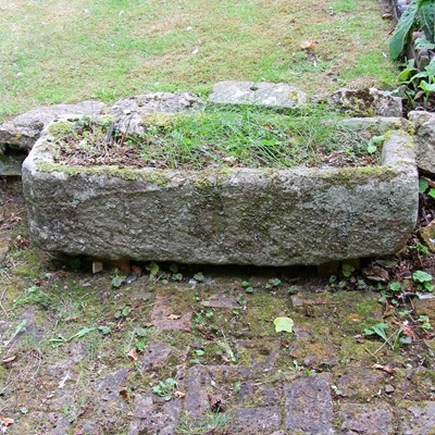 Lot 322 - A Cotswold stone trough