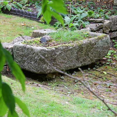 Lot 322 - A Cotswold stone trough