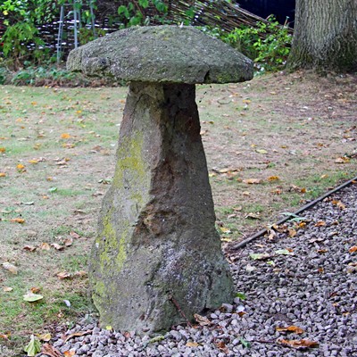 Lot 326 - A Cotswold stone staddle stone