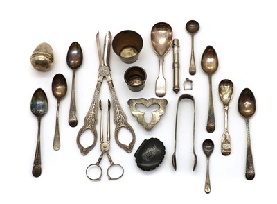 Lot 15 - A collection of silver items