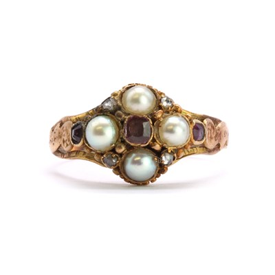 Lot 6 - A Victorian gold split pearl garnet cluster ring