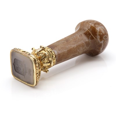 Lot 18 - A hardstone and gold desk seal, English, mid 19th century