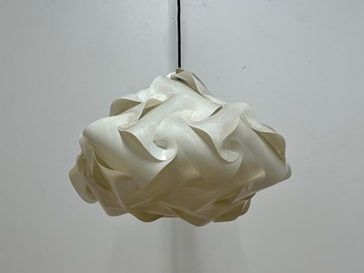 Lot 467 - An 'IQ' plastic light pendant