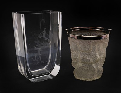 Lot 165 - An Orrefors art glass vase