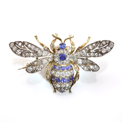 Lot 45 - A late Victorian sapphire and diamond bee brooch, c.1890