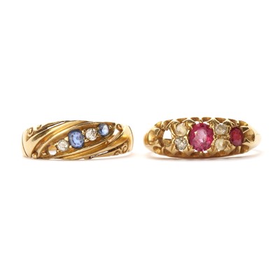 Lot 1525 - Two gold rings