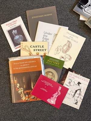 Lot 159 - A large collection of reference books on ceramics from the collection of Anthony Thwaite