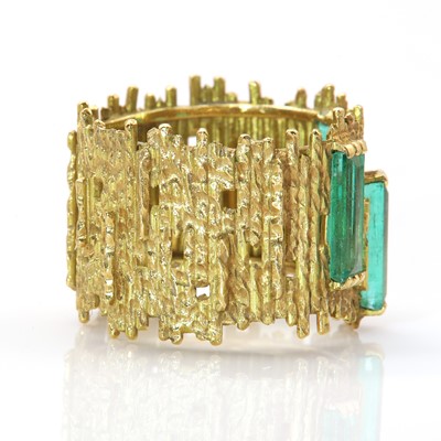 Lot 183 - An 18ct gold emerald ring, by Andrew Grima, c.1960