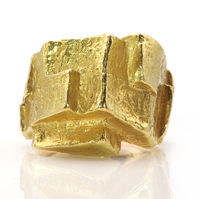 Lot 181 - An 18ct gold cubist ring, by Kutchinsky, c.1960