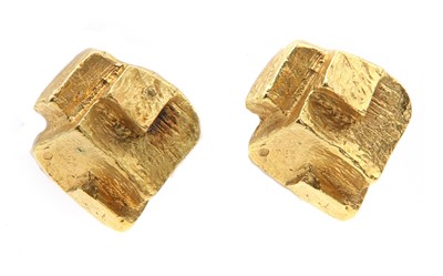 Lot 182 - A pair of 18ct gold cubist clip earrings, by Kutchinsky, c.1960